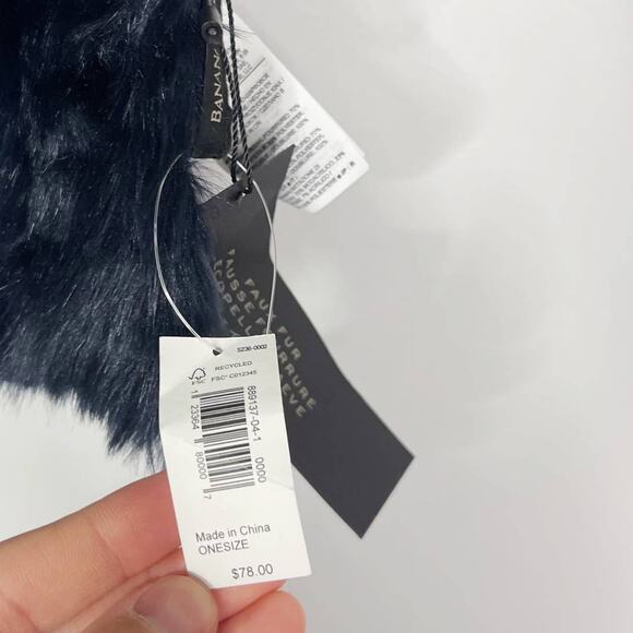 New Banana Republic Navy Blue Faux Fur Blocked Peppy Scarf Wrap Warm Winter - Picture 11 of 11